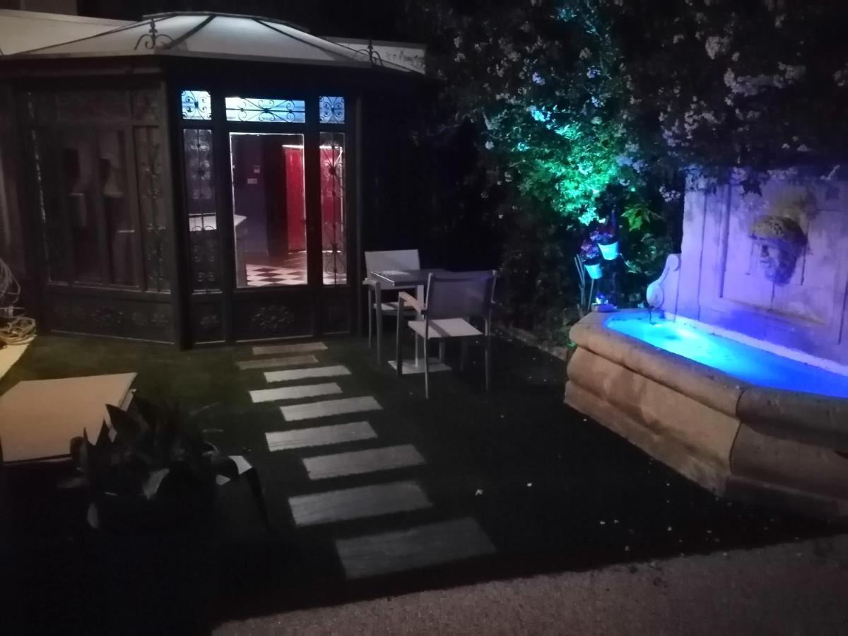 Les Jardins De La Fontaine Bed & Breakfast Ales Exterior photo
