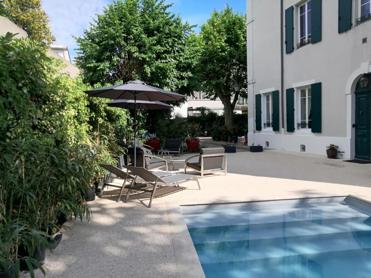 Les Jardins De La Fontaine Bed & Breakfast Ales Exterior photo