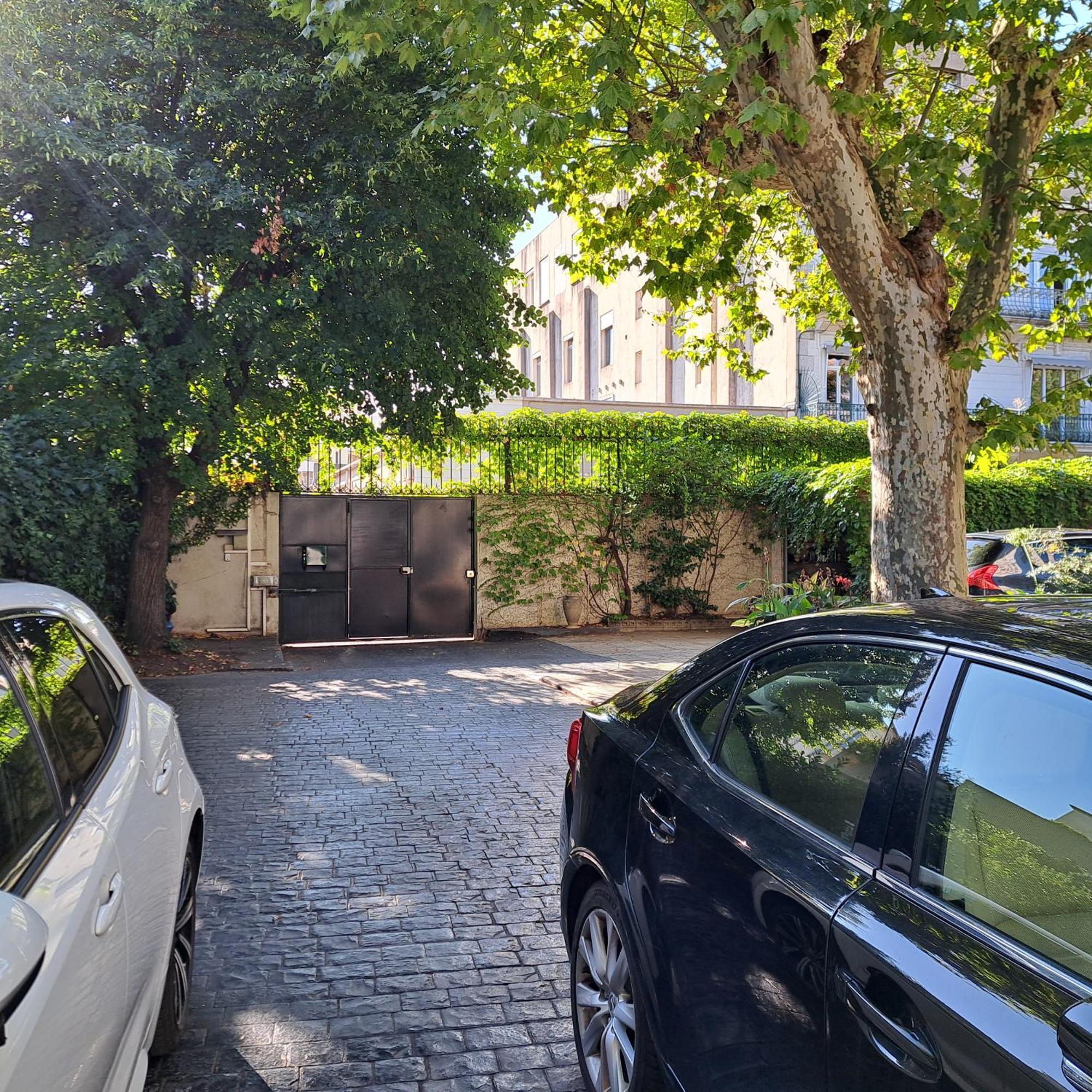 Les Jardins De La Fontaine Bed & Breakfast Ales Exterior photo